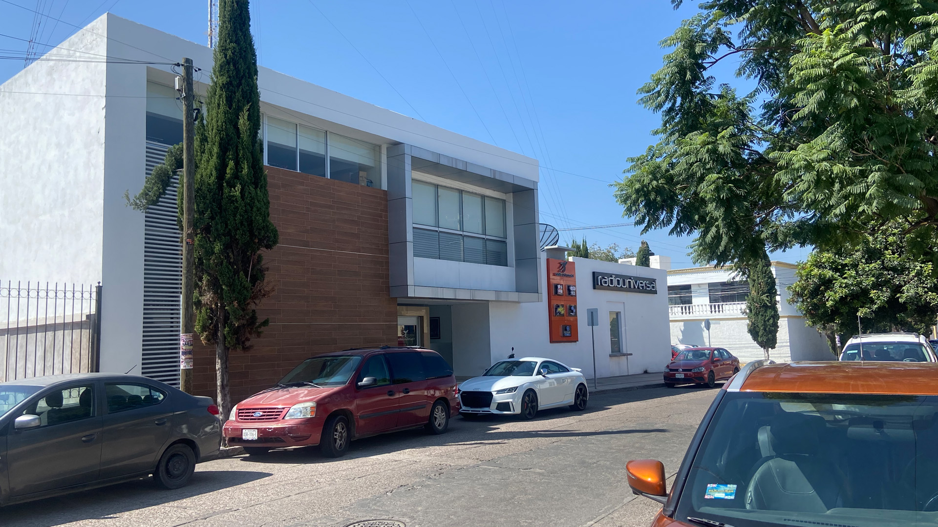 RADIO UNIVERSAL
